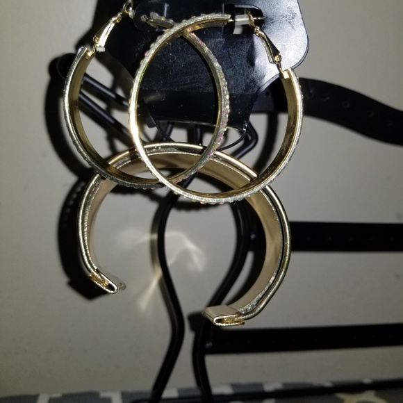 Hoop earring & cuff bracelet set - Picture 2 of 5